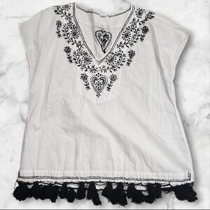 Subtle Luxury White XS Embroidered Short Sleeve